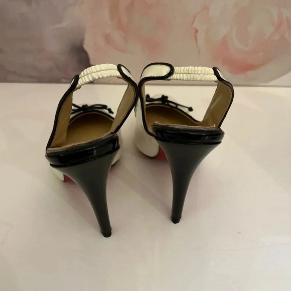 ! Christian Louboutin Cream Patent Leather Georgineta Pumps sz 40 - Picture 4 of 10